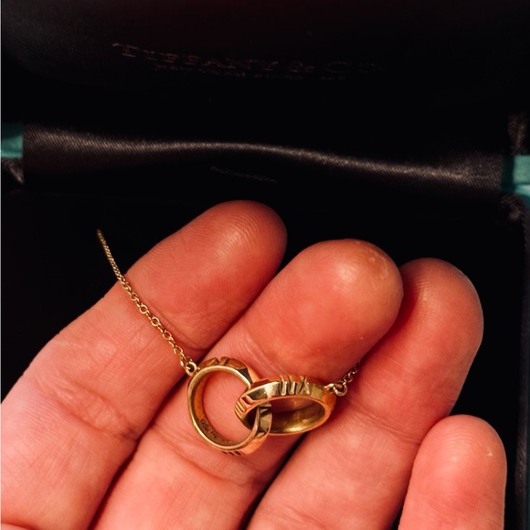 Authentic Tiffany’s 18K Yellow Gold Atlas X Closed Interlocking Pendent Necklace - Picture 4 of 12
